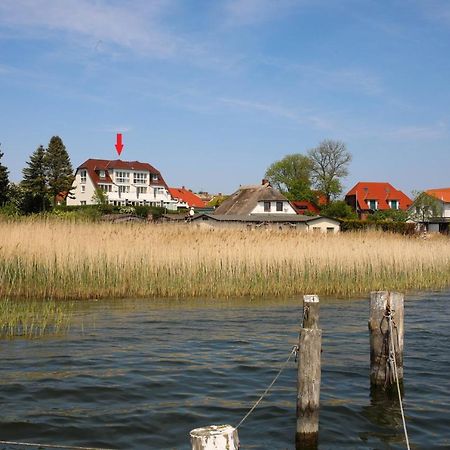 Ferienhaus Suedblick Am Yachthafen Бреґе Екстер'єр фото
