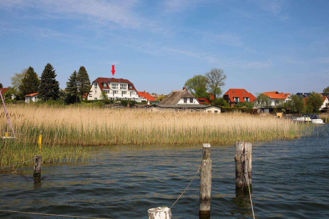 Ferienhaus Suedblick Am Yachthafen Бреґе Екстер'єр фото