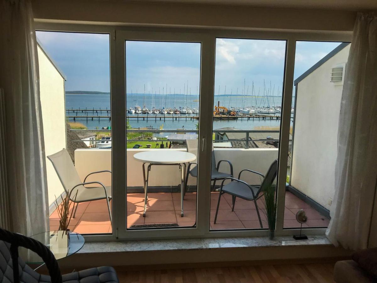 Ferienhaus Suedblick Am Yachthafen Бреґе Екстер'єр фото